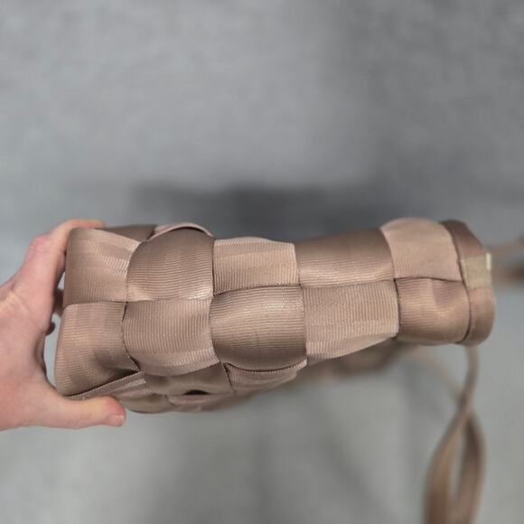 Harvey's Original Seatbelt Bag - Picture 6 of 10